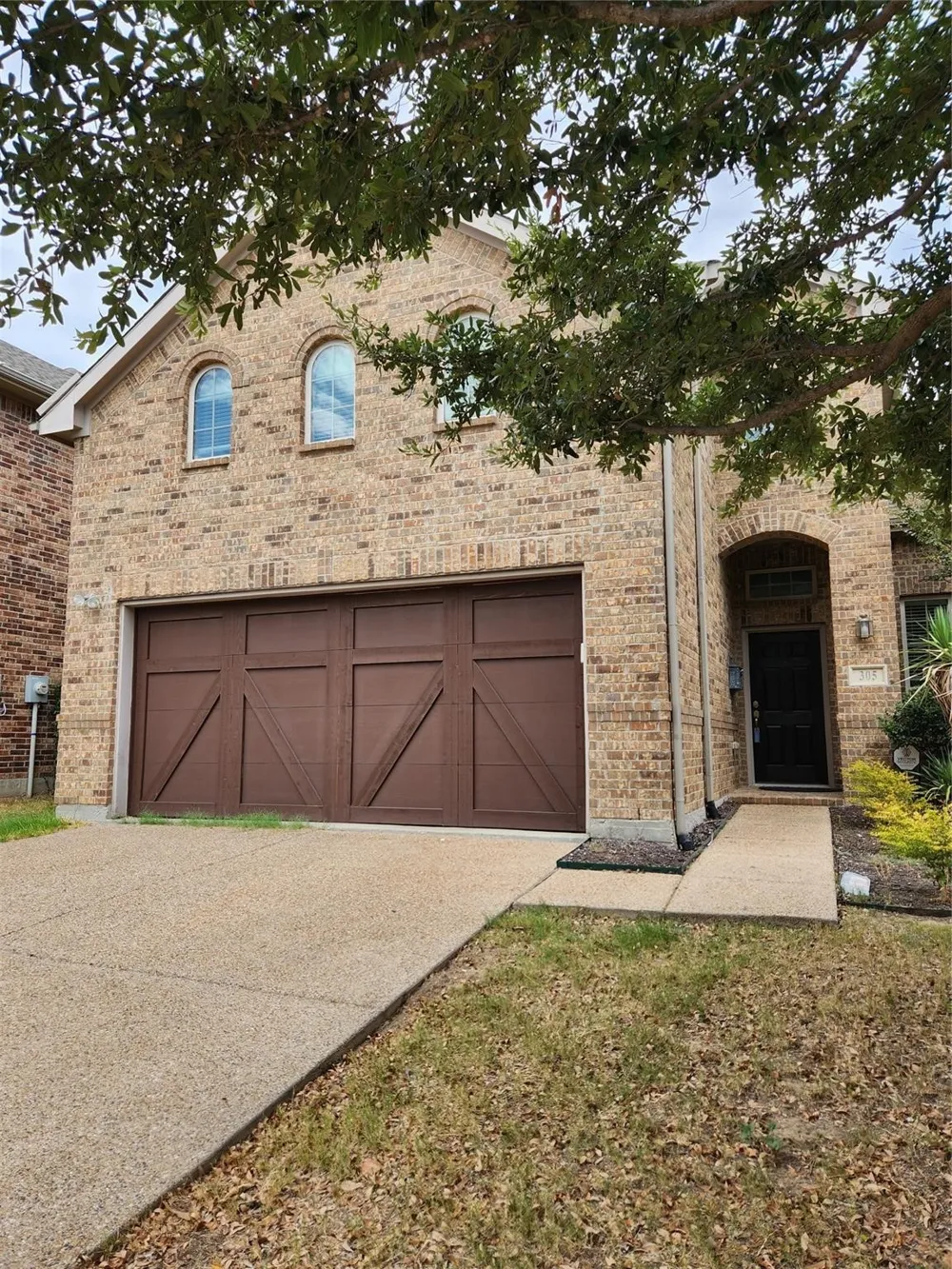 305 Eastland Drive Lewisville, TX 75056