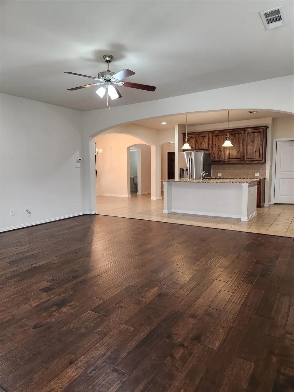 305 Eastland Drive Lewisville, TX 75056