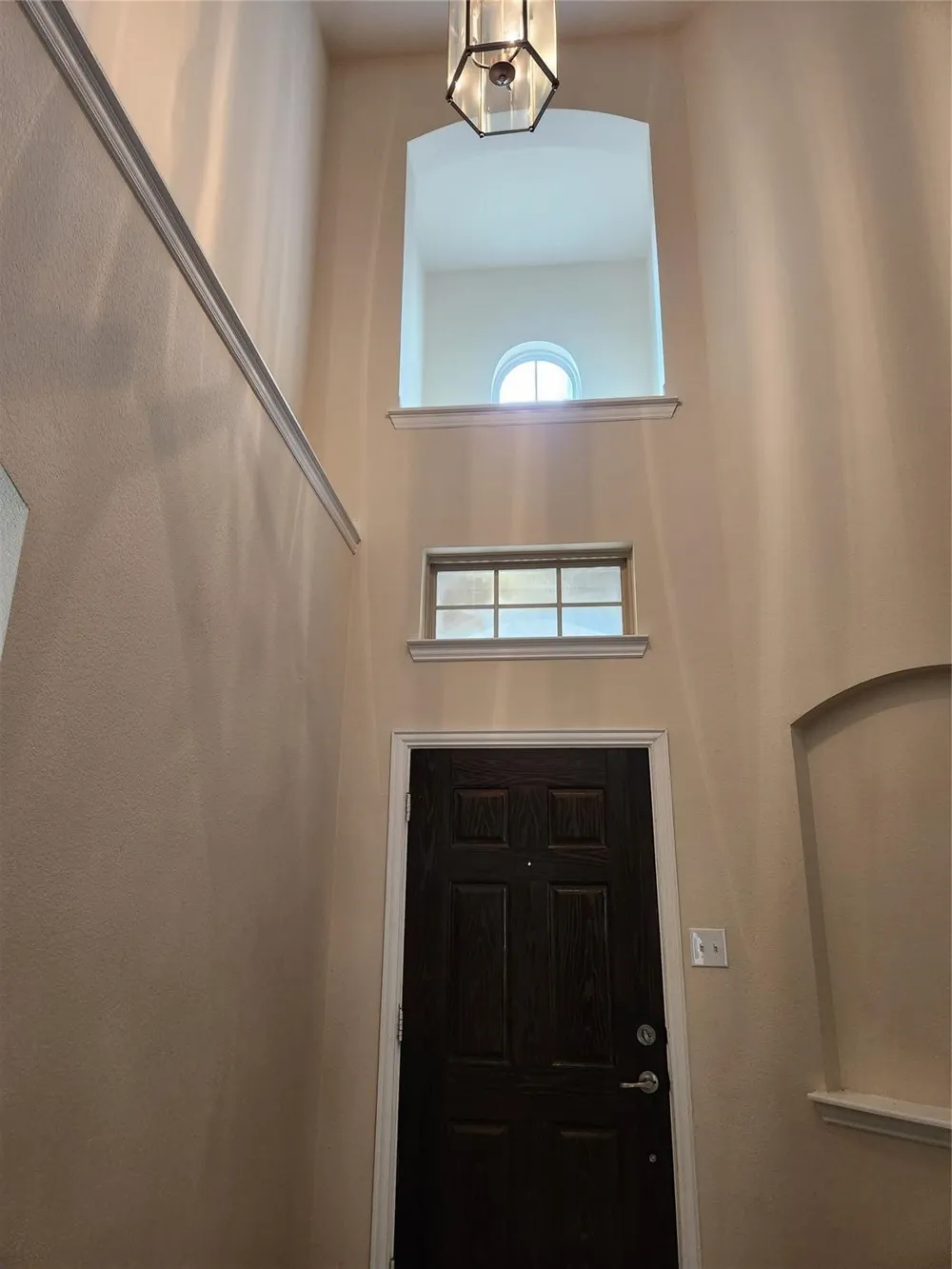 305 Eastland Drive Lewisville, TX 75056