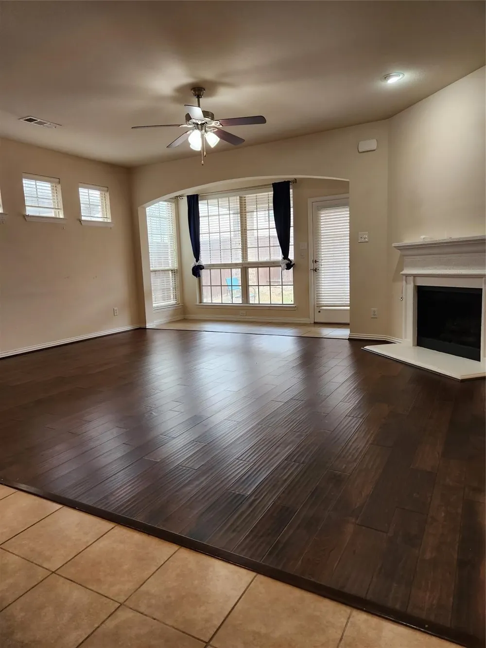 305 Eastland Drive Lewisville, TX 75056