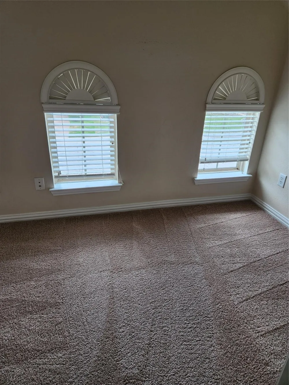 305 Eastland Drive Lewisville, TX 75056