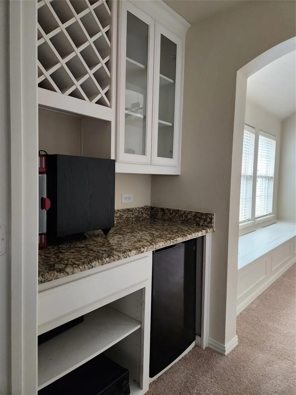 305 Eastland Drive Lewisville, TX 75056