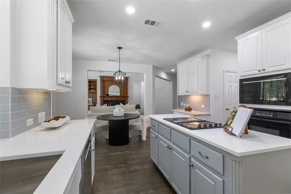 700 Crown Court Keller, TX 76248