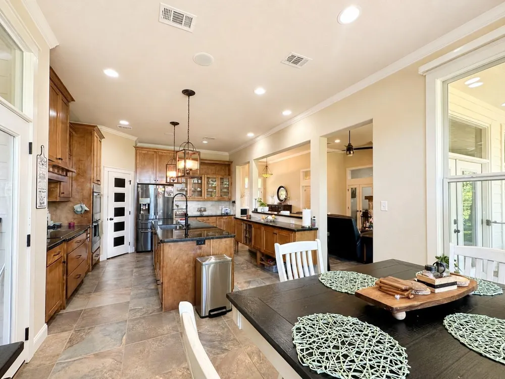 10812 Commonwealth Drive Iola, TX 77861