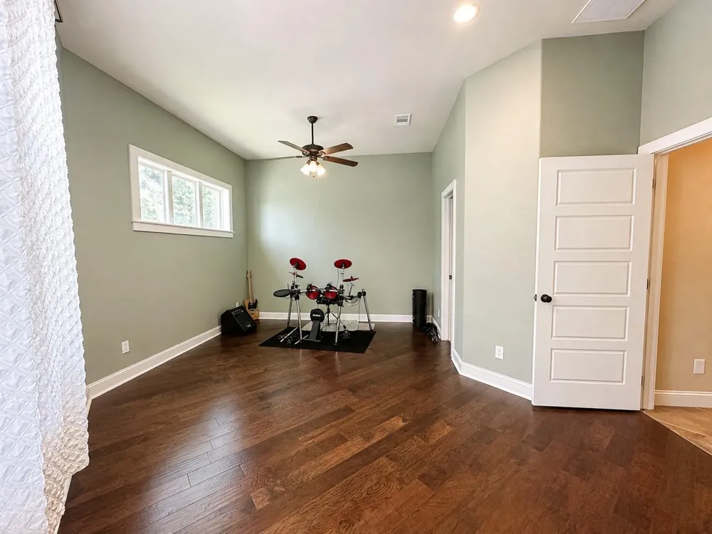 10812 Commonwealth Drive Iola, TX 77861