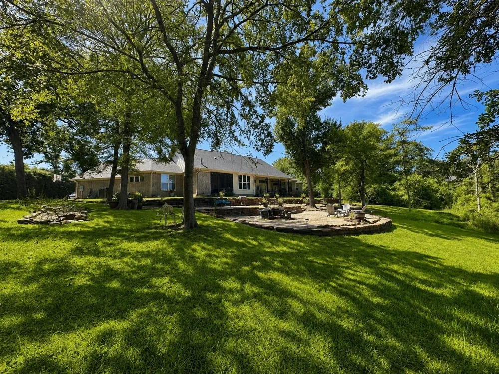 10812 Commonwealth Drive Iola, TX 77861