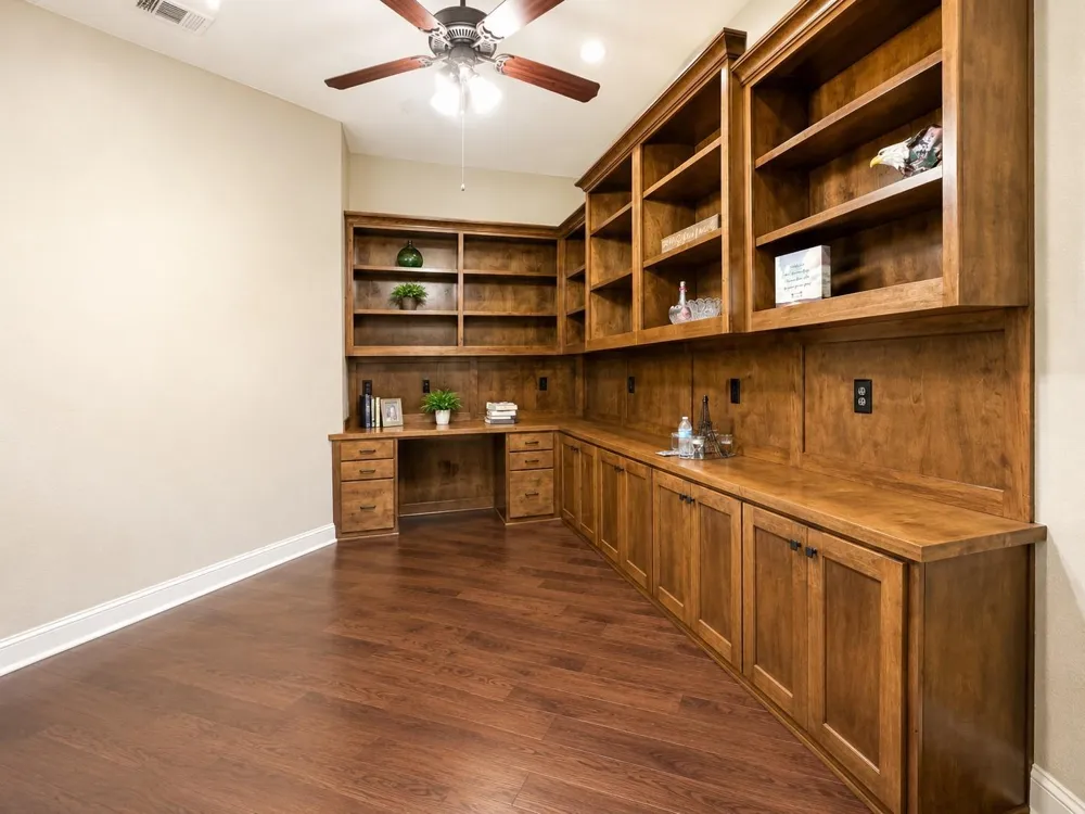 10812 Commonwealth Drive Iola, TX 77861