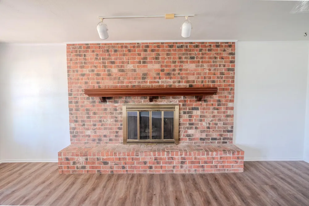 212 Avenue B Brazoria, TX 77422