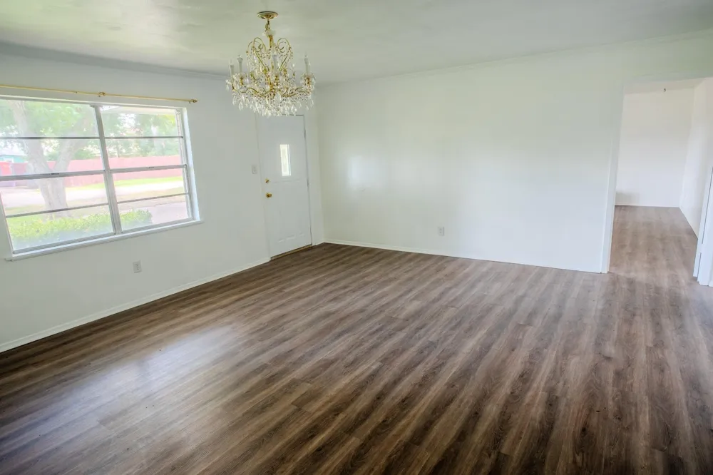212 Avenue B Brazoria, TX 77422