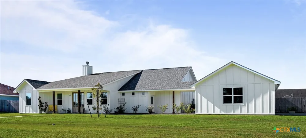 802 Celestial Lane Edna, TX 77957