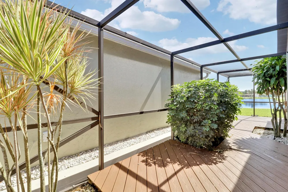5481 Mirror Lakes Boulevard Boynton Beach, FL 33472