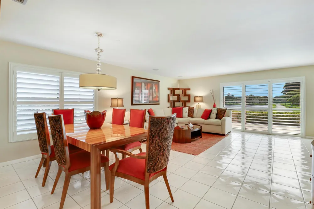 5481 Mirror Lakes Boulevard Boynton Beach, FL 33472