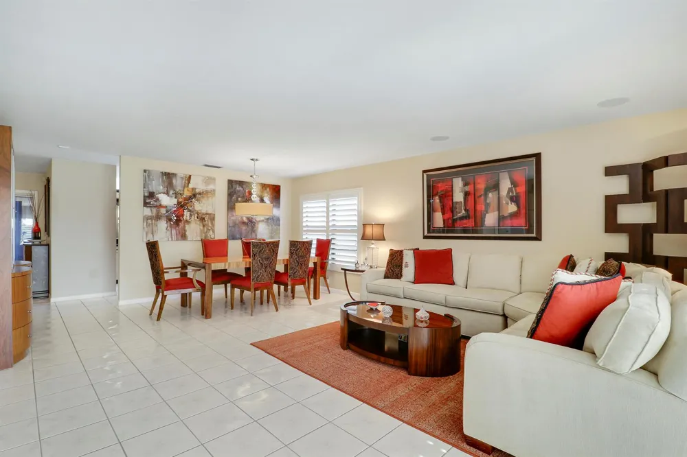 5481 Mirror Lakes Boulevard Boynton Beach, FL 33472