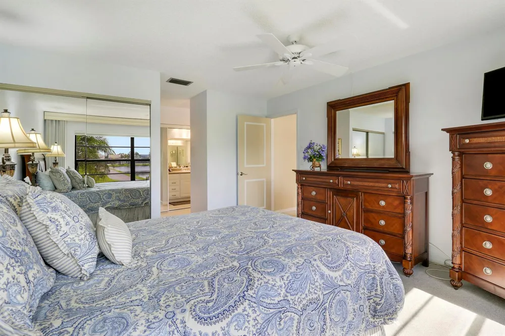 5481 Mirror Lakes Boulevard Boynton Beach, FL 33472