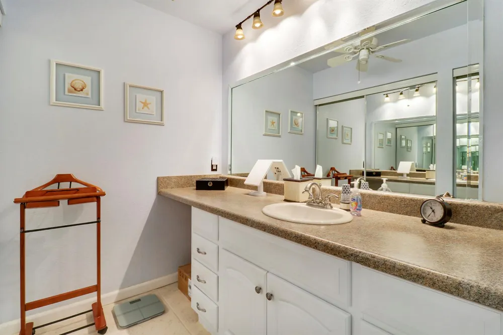 5481 Mirror Lakes Boulevard Boynton Beach, FL 33472