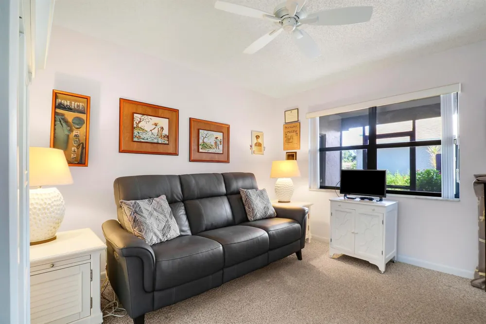 5481 Mirror Lakes Boulevard Boynton Beach, FL 33472