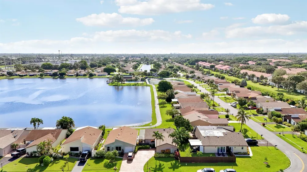 5481 Mirror Lakes Boulevard Boynton Beach, FL 33472