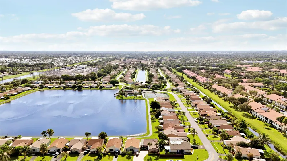 5481 Mirror Lakes Boulevard Boynton Beach, FL 33472