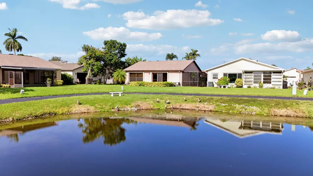 5481 Mirror Lakes Boulevard Boynton Beach, FL 33472