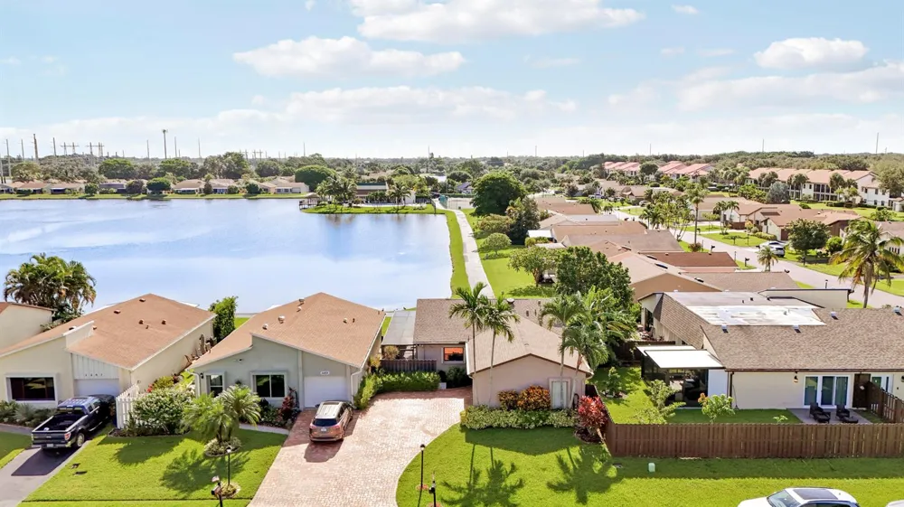 5481 Mirror Lakes Boulevard Boynton Beach, FL 33472