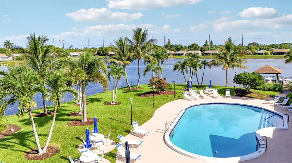 5481 Mirror Lakes Boulevard Boynton Beach, FL 33472