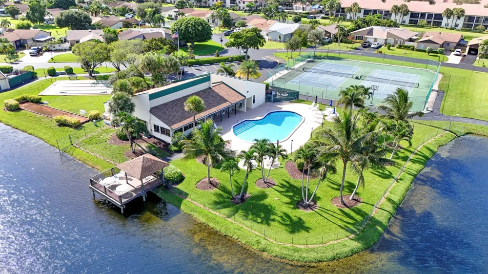 5481 Mirror Lakes Boulevard Boynton Beach, FL 33472