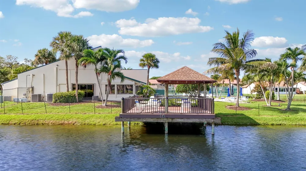 5481 Mirror Lakes Boulevard Boynton Beach, FL 33472
