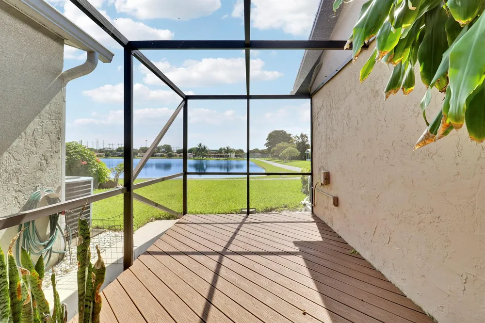 5481 Mirror Lakes Boulevard Boynton Beach, FL 33472