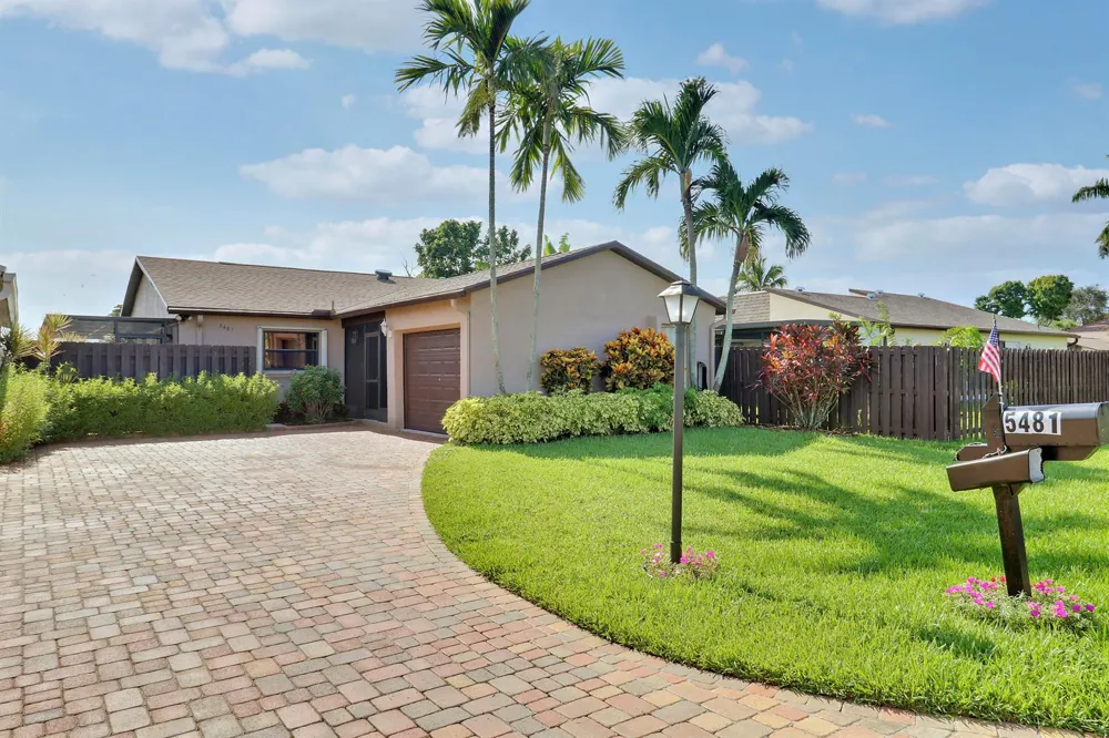 5481 Mirror Lakes Boulevard Boynton Beach, FL 33472