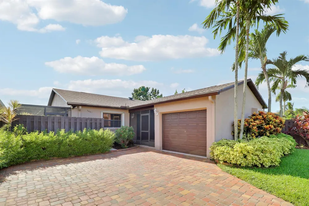 5481 Mirror Lakes Boulevard Boynton Beach, FL 33472