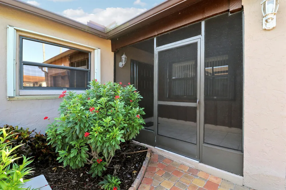 5481 Mirror Lakes Boulevard Boynton Beach, FL 33472