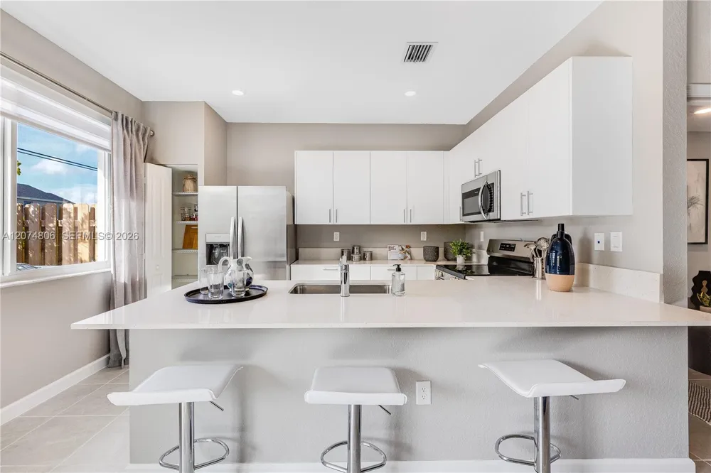 754 SE 15 ST Homestead, FL 33034