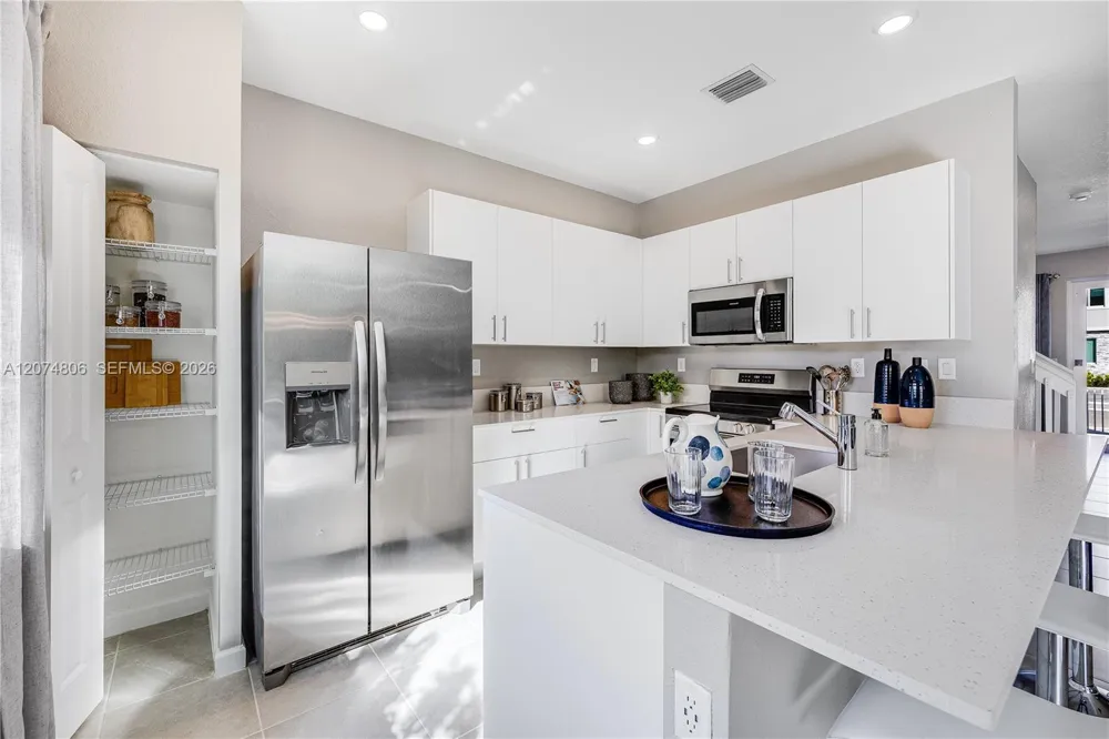 754 SE 15 ST Homestead, FL 33034