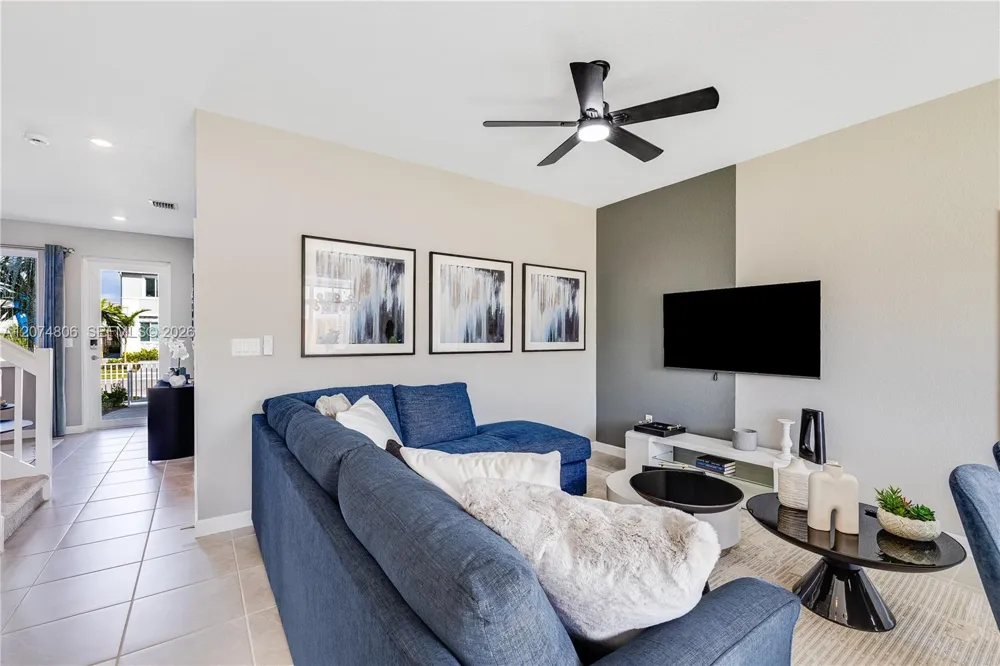 754 SE 15 ST Homestead, FL 33034