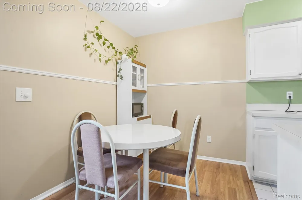 385 Neptune Drive Walled Lake City, MI 48390