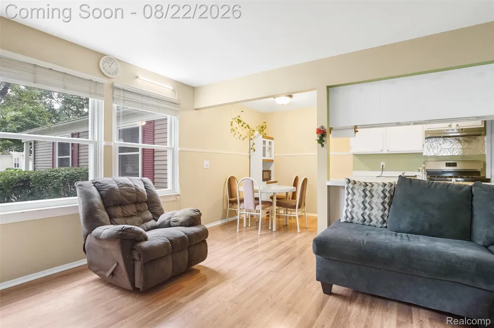 385 Neptune Drive Walled Lake City, MI 48390