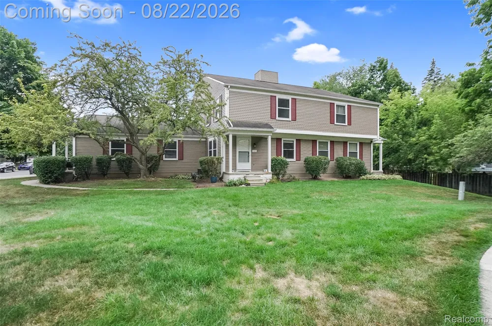 385 Neptune Drive Walled Lake City, MI 48390