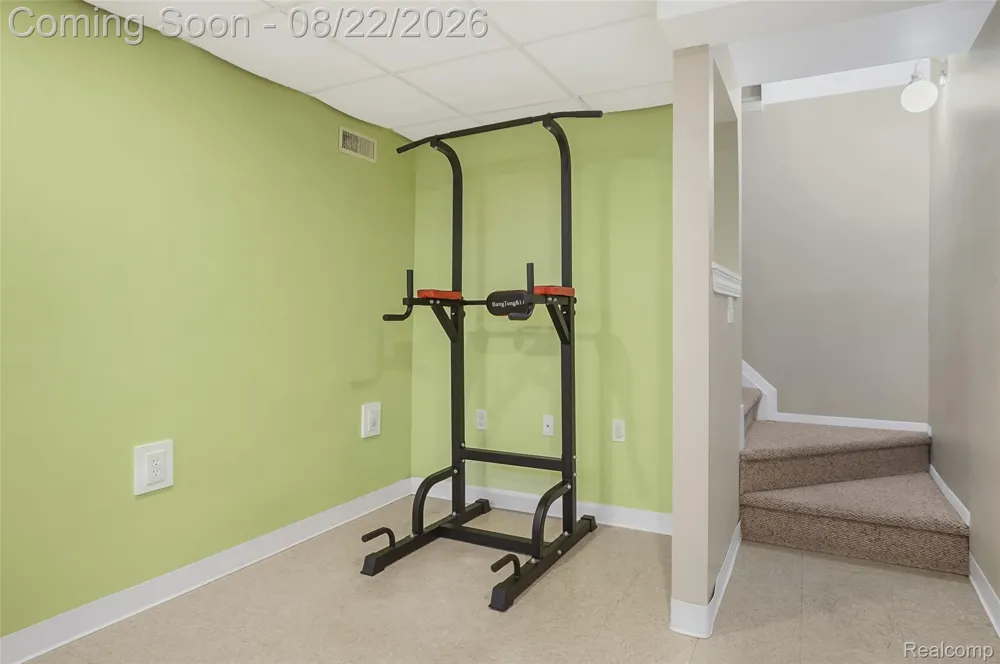 385 Neptune Drive Walled Lake City, MI 48390