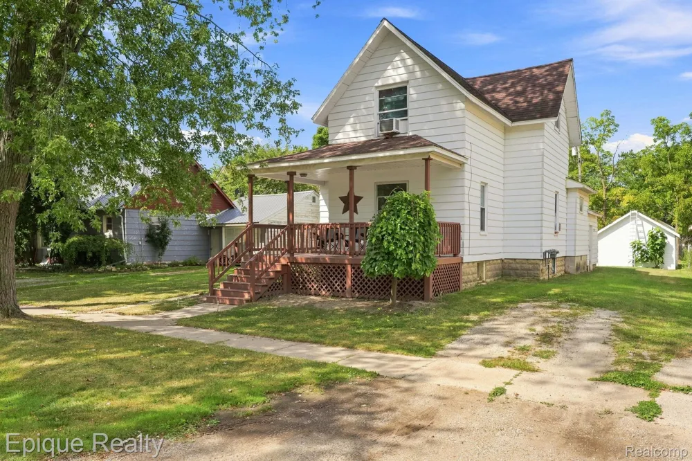 103 Neeper Street Capac Village, MI 48014