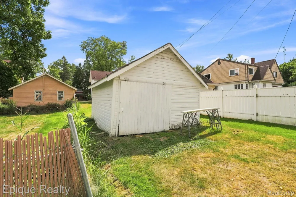 103 Neeper Street Capac Village, MI 48014