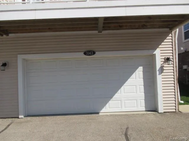 3143 Chambers W Wixom City, MI 48393