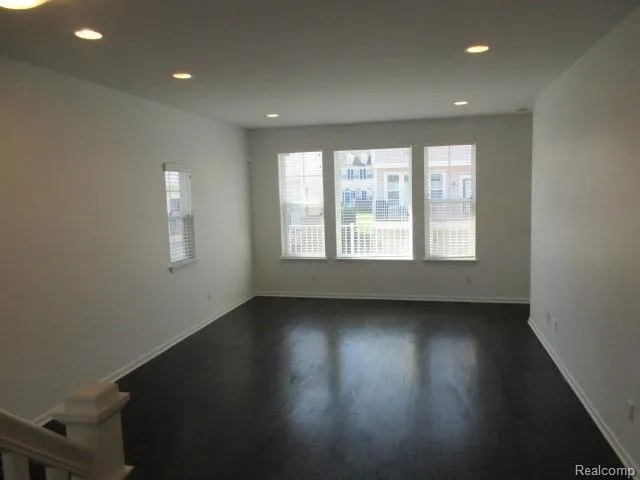 3143 Chambers W Wixom City, MI 48393