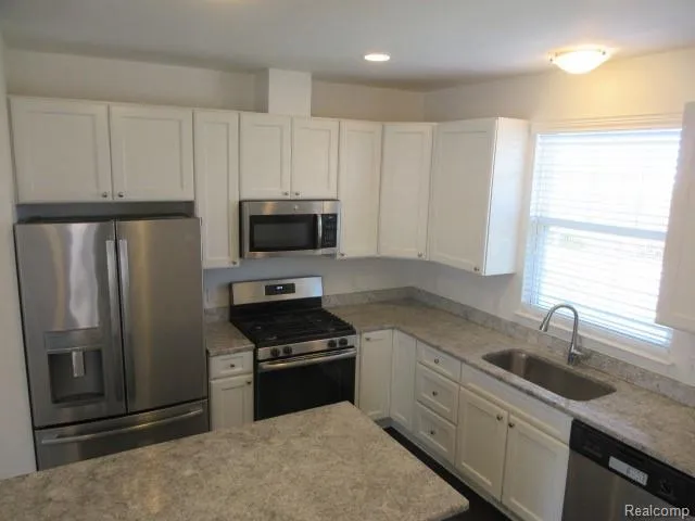 3143 Chambers W Wixom City, MI 48393