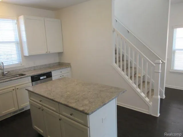 3143 Chambers W Wixom City, MI 48393