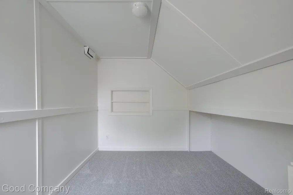 3095 Buckingham Avenue Berkley City, MI 48072