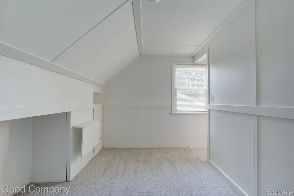 3095 Buckingham Avenue Berkley City, MI 48072