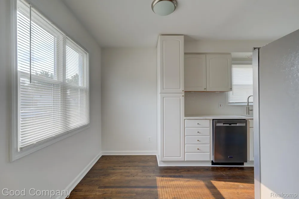 3095 Buckingham Avenue Berkley City, MI 48072