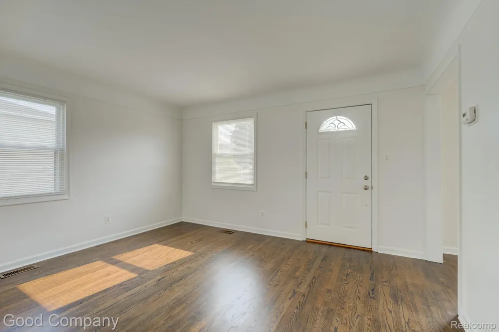 3095 Buckingham Avenue Berkley City, MI 48072