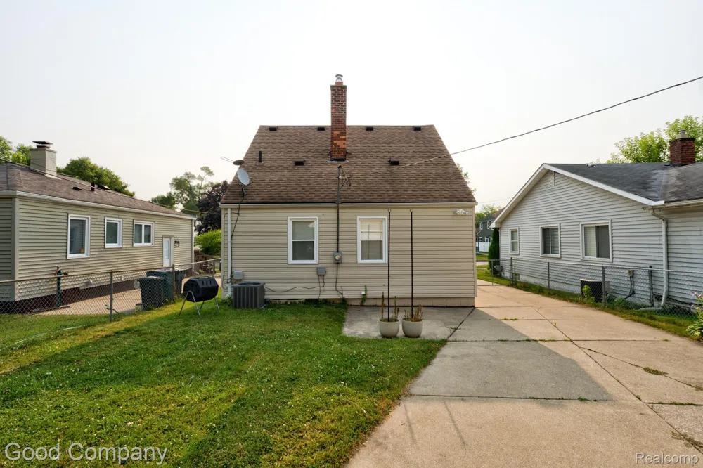 3095 Buckingham Avenue Berkley City, MI 48072