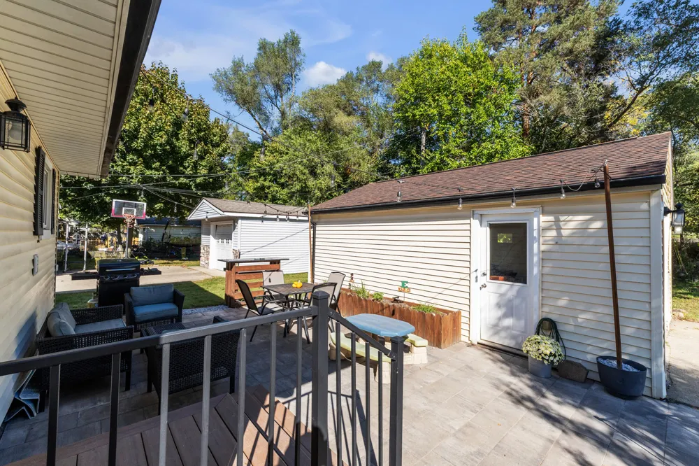 527 Arthur Street Chelsea City, MI 48118